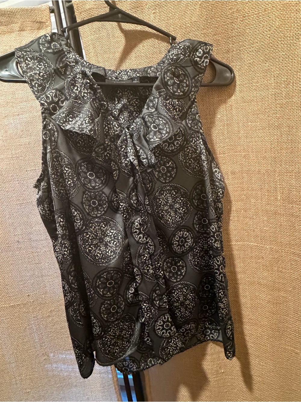 Apt. 9 Black and Gray Medallion Ruffle Front Sleeveless Top